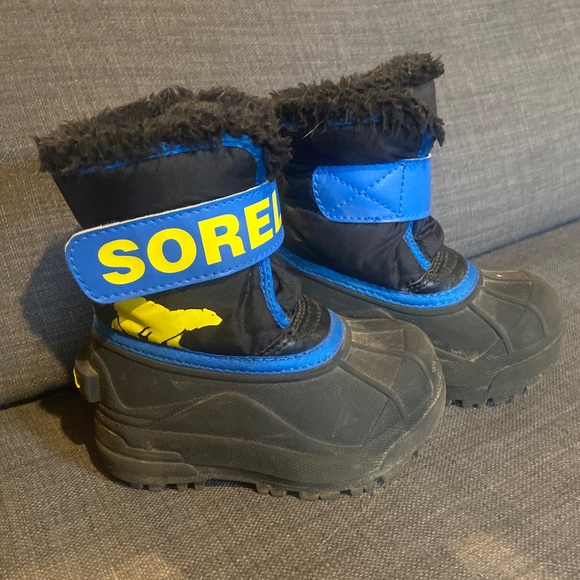 Toddler size 6 Sorel winter boots - Picture 1 of 8